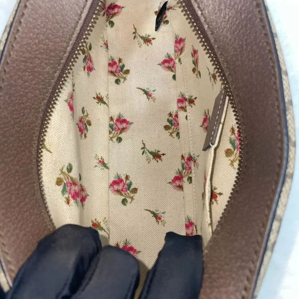 Gucci Women Pre-Loved Bag Very Good Condition - Picture 7 of 9
